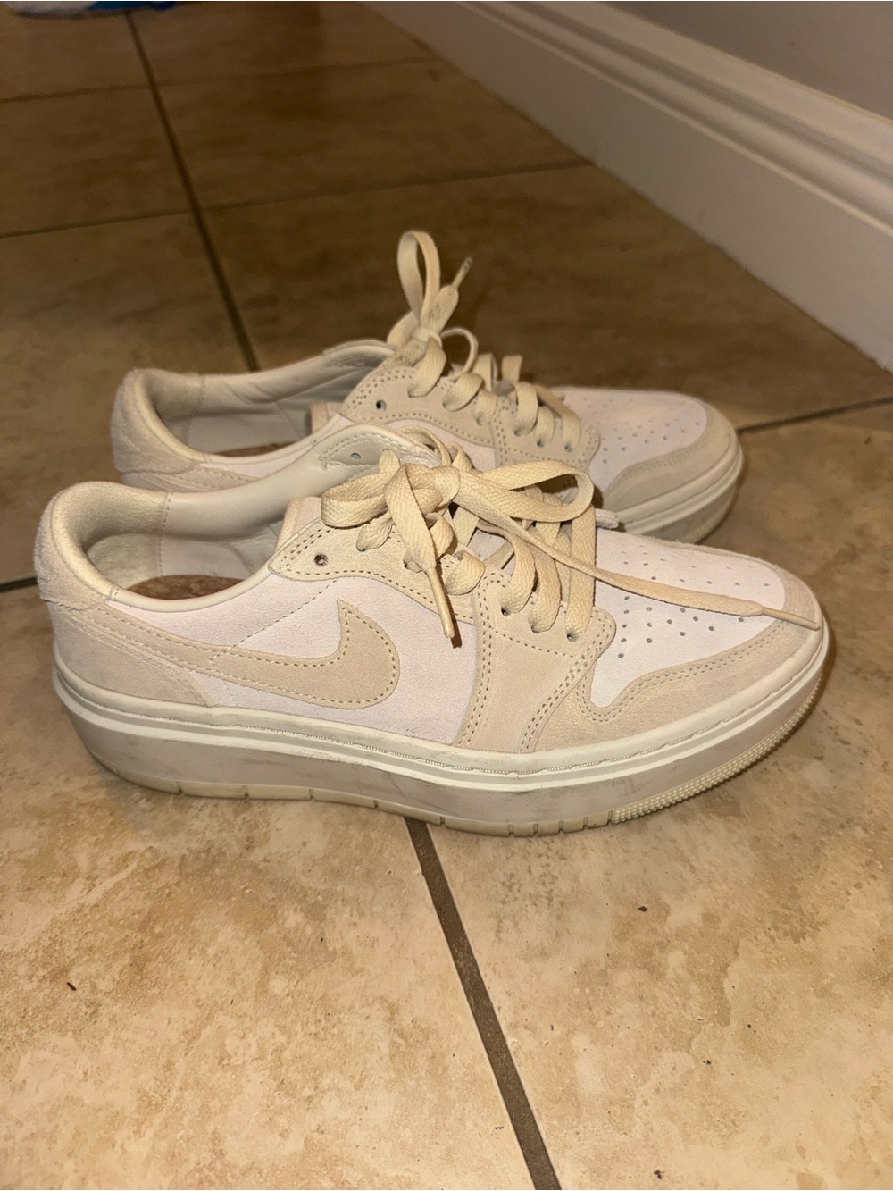 Nike Women's Beige and Cream Low-Top Platform Sneakers